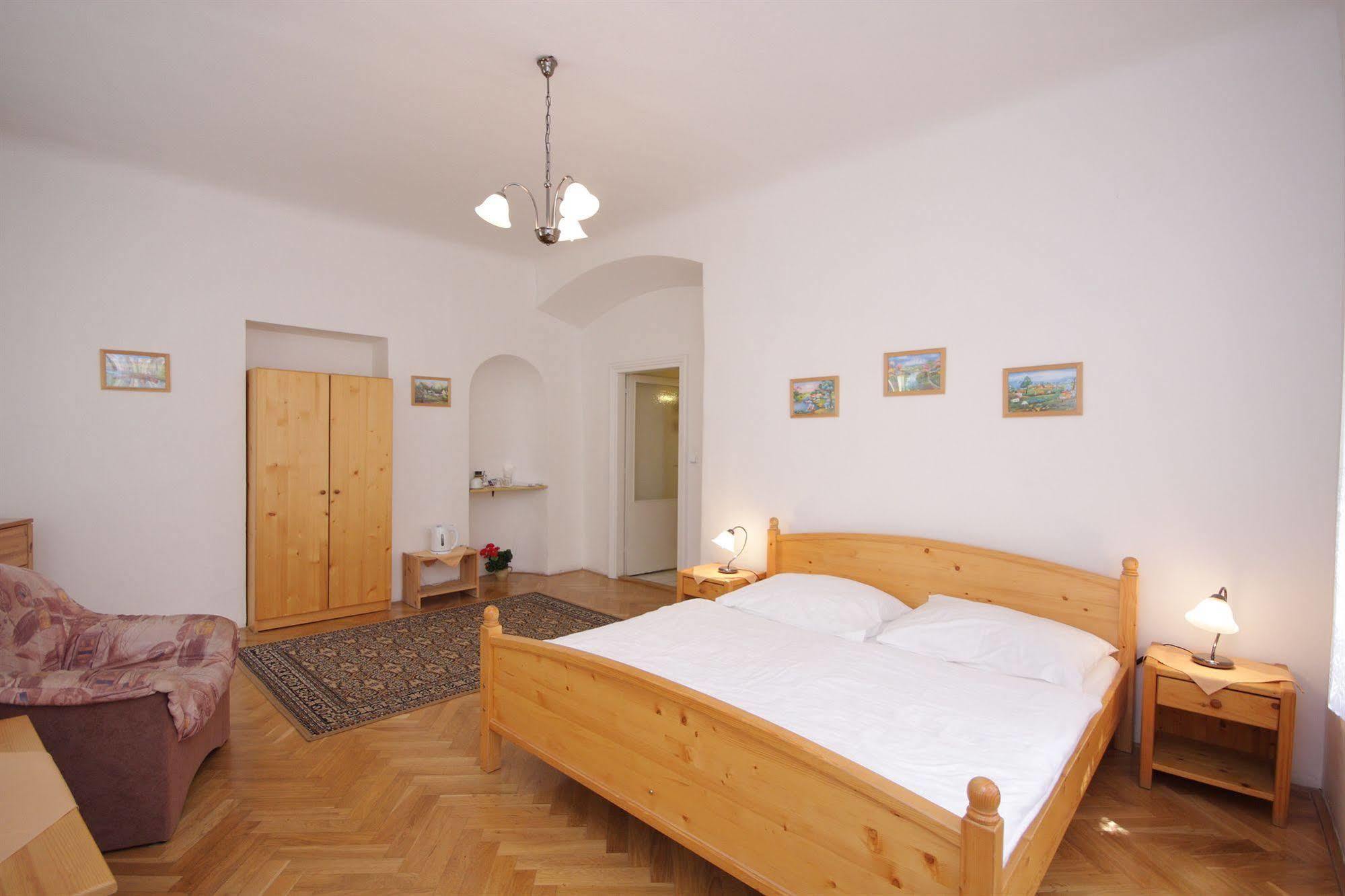 Hotel The Green Garland Praga