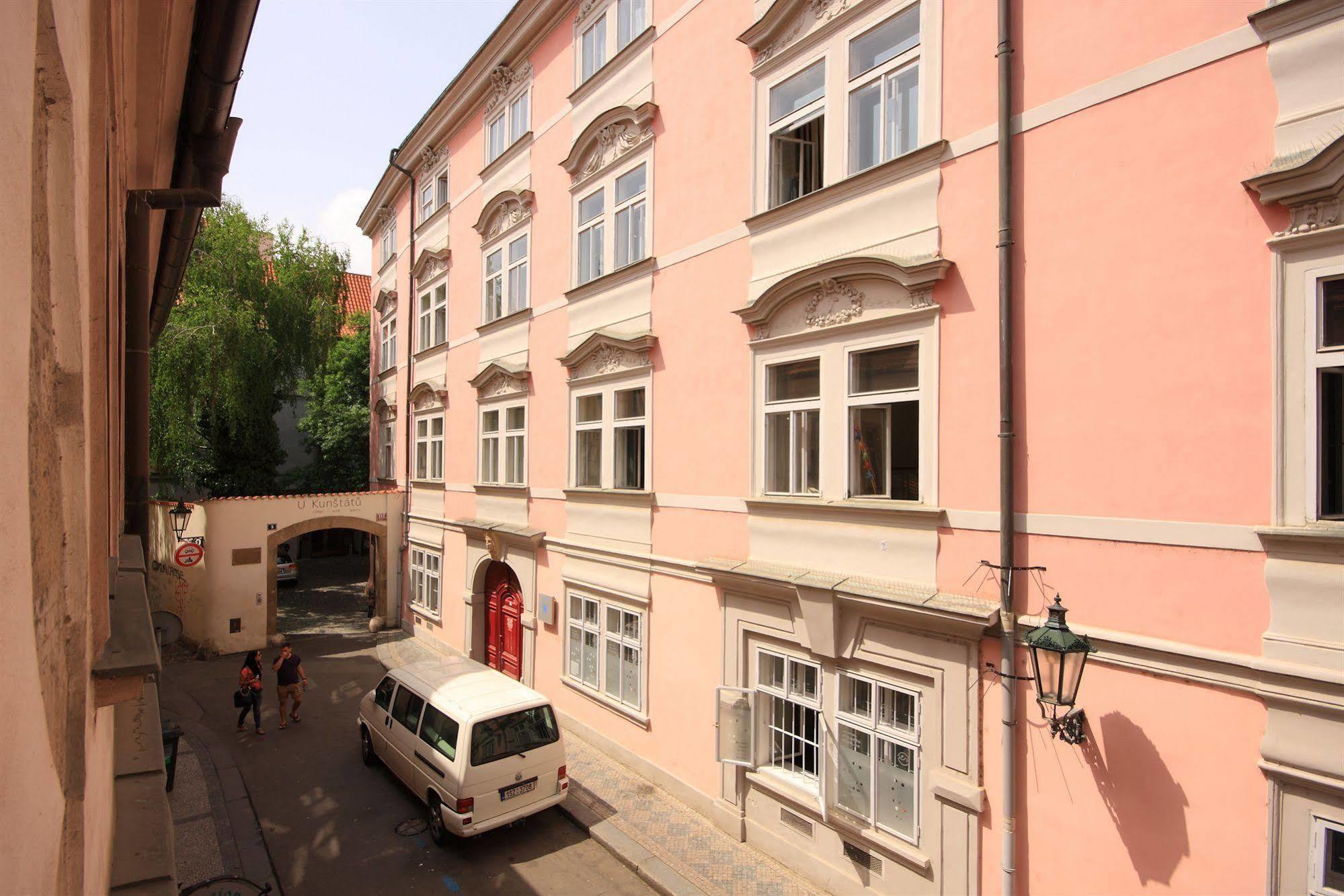 Hotel The Green Garland Praga